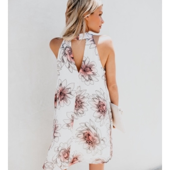 Sold!!!!Boutique Floral Dress - Picture 2 of 2